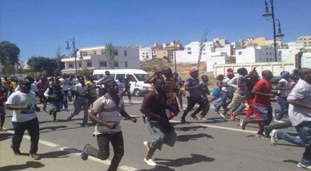 مؤلم: شاهد سيدة تروي كيف اعتدى عليها أفارقة بطنجة