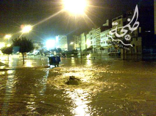 Photo of بالفيديو: مياه الفيضانات تحتل شوارع “بني مكادة” ضواحي طنجة يوم قبل العيد