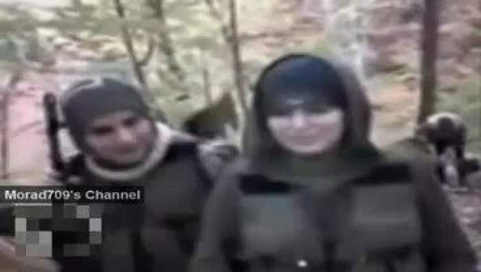Photo of فيديو: سلفيات يطفن بفراشهن على “المجاهدين” في سوريا