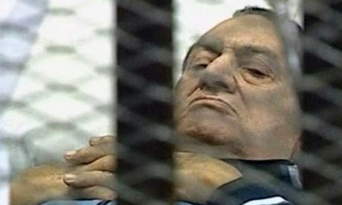Photo of تنحي القاضي المكلف بإعادة محاكمة مبارك لشعوره بالحرج
