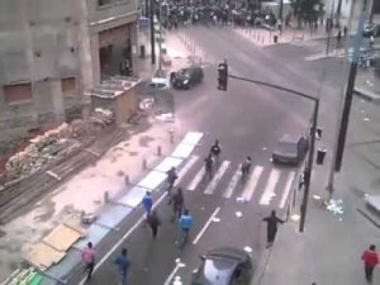 Photo of جماهير الجيش تتمادى في شغبها: مشجعون يكسرون رجل سائق الحافلة التي كانت تقلهم إلى أكادير