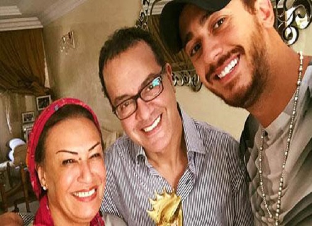 الفنان سعد المجرد مع والديه الفنانين البشير عبده ونزهة الركراكي