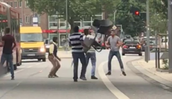 Photo of ألمانيا /فيديو/: لحظة القبض على مرتكب اعتداء هامبورغ من طرف المارة