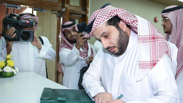 لعبة شياطين آل سعود السياسية في جبة سيفهم الأجرب في الرياضة