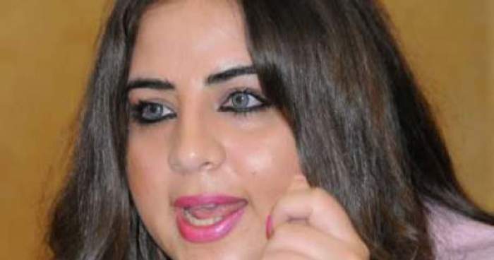 العاهرة الفرنسية تحاضر على المغرب بالعف ة أڭورا